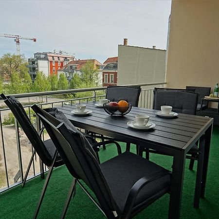 "Hogulu" Brandenburg, Balkon, Neustadt, Kueche, Wassernaehe - Parkplatz Inklusive Apartamento Brandenburg  Quarto foto